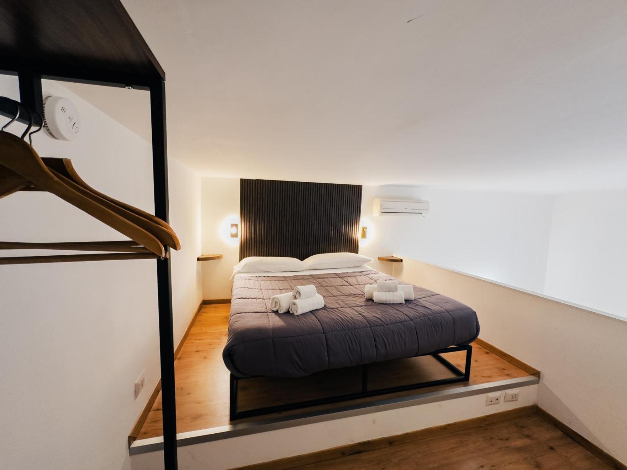 مبيت وإفطار نابولي Ale & Tizy House المظهر الخارجي الصورة
