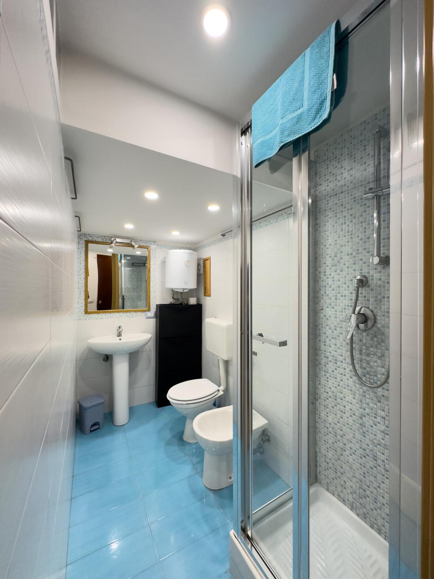 مبيت وإفطار نابولي Ale & Tizy House المظهر الخارجي الصورة